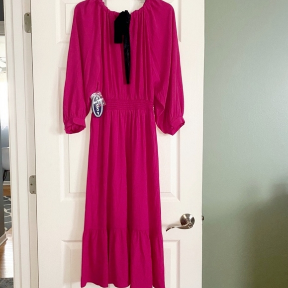 Scoop Magenta Maxi Dress - Picture 2 of 8